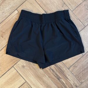 Athleta Women's Black High Rise Weekender Run Shorts size Medium